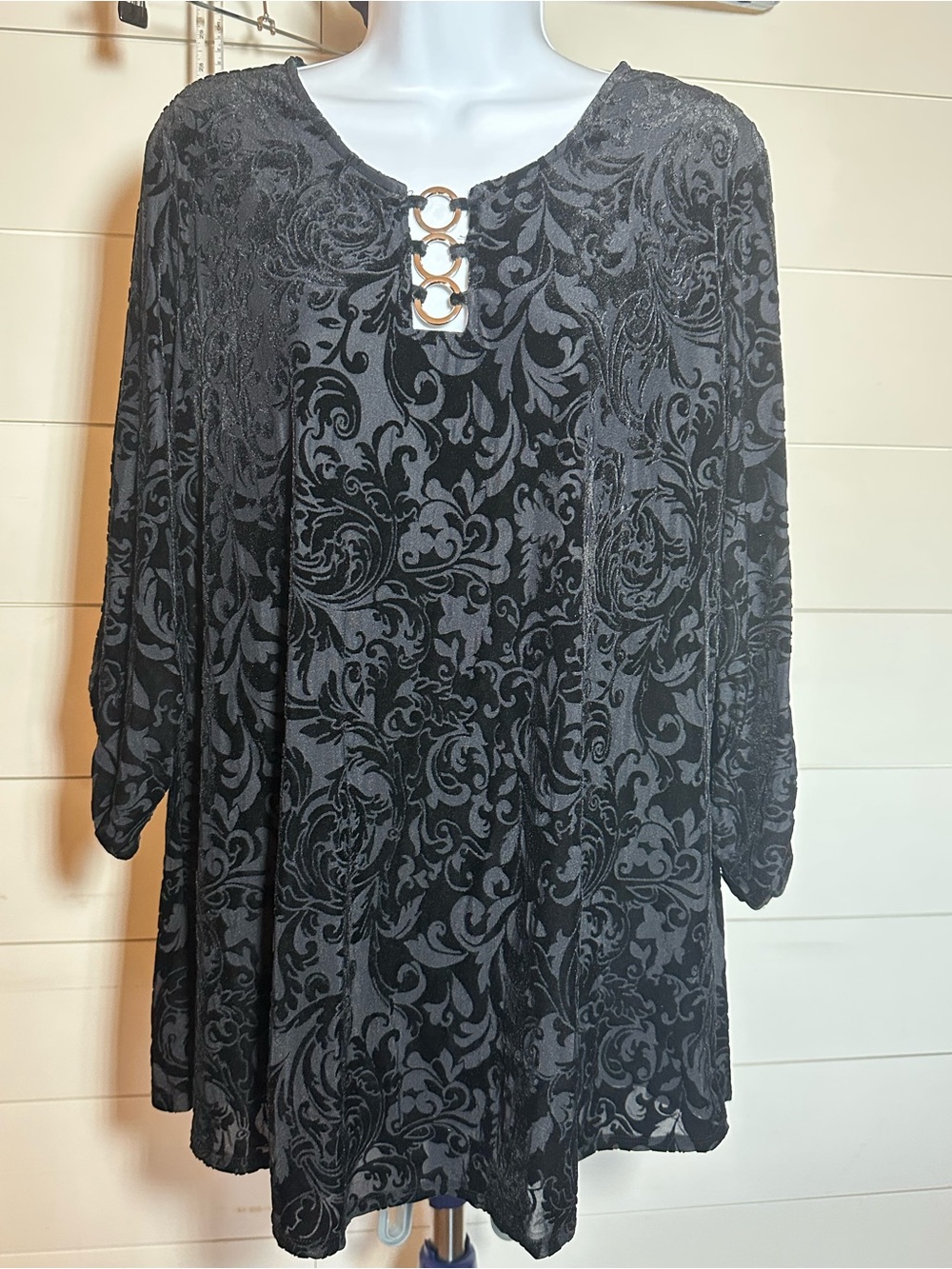 #192 Black Patterned 3-Ring Detail Women's Tunic Top